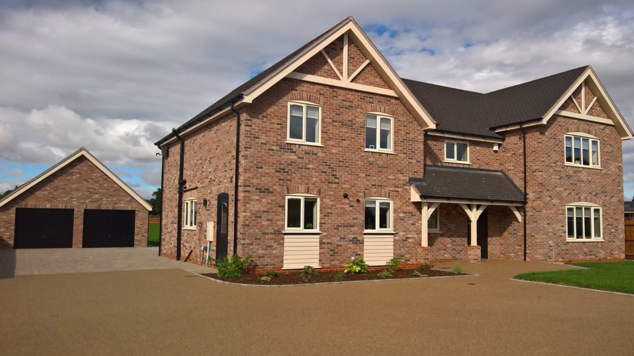 Design Glaze - Hign quality installations of Windows and doors in Wolverhampton UK
