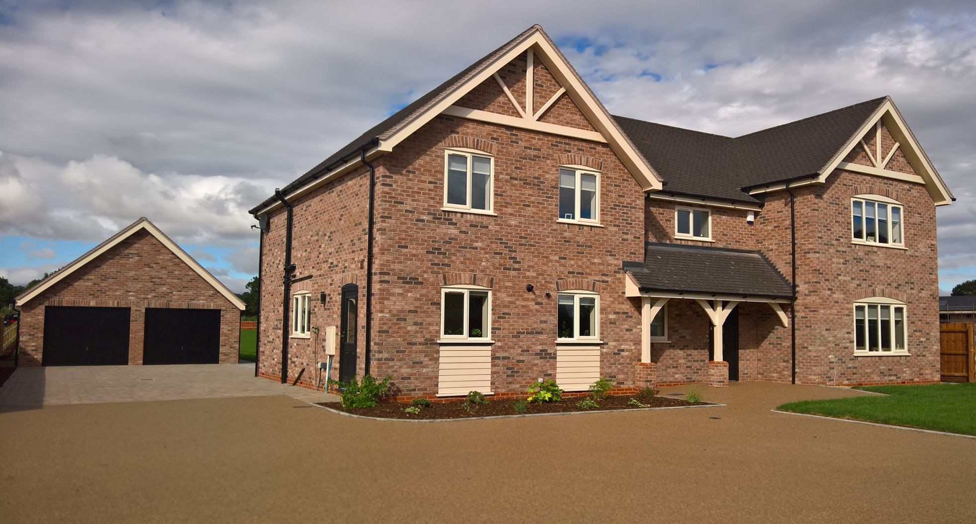 Design Glaze - Hign quality installations of Windows and doors in Wolverhampton UK